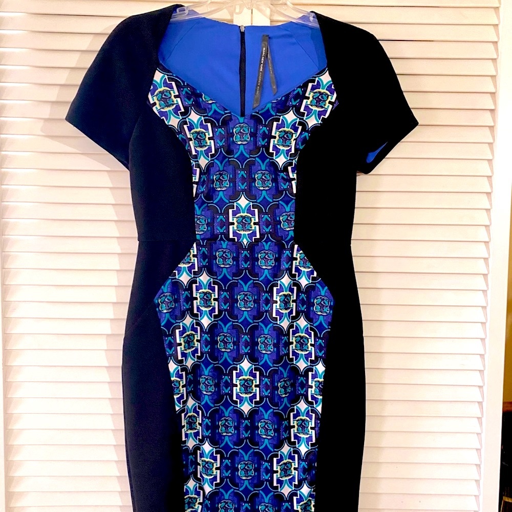 Andrew Marc Sz 6 Dress Super Flattering